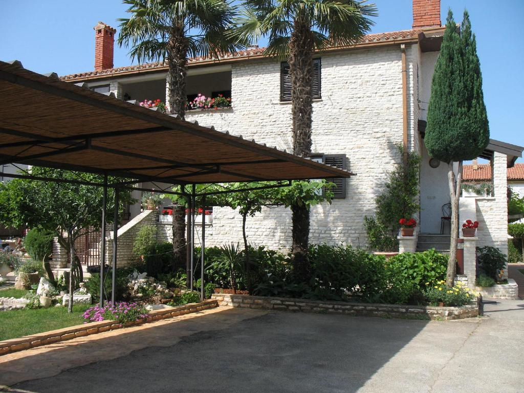 Apartmani Villa Otilija 포레치 외부 사진