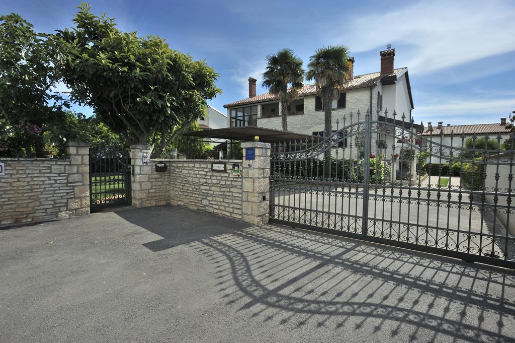 Apartmani Villa Otilija 포레치 외부 사진