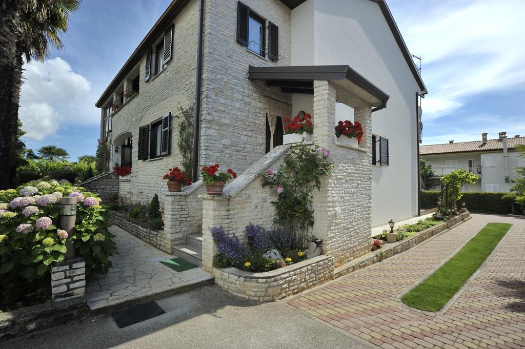 Apartmani Villa Otilija 포레치 외부 사진