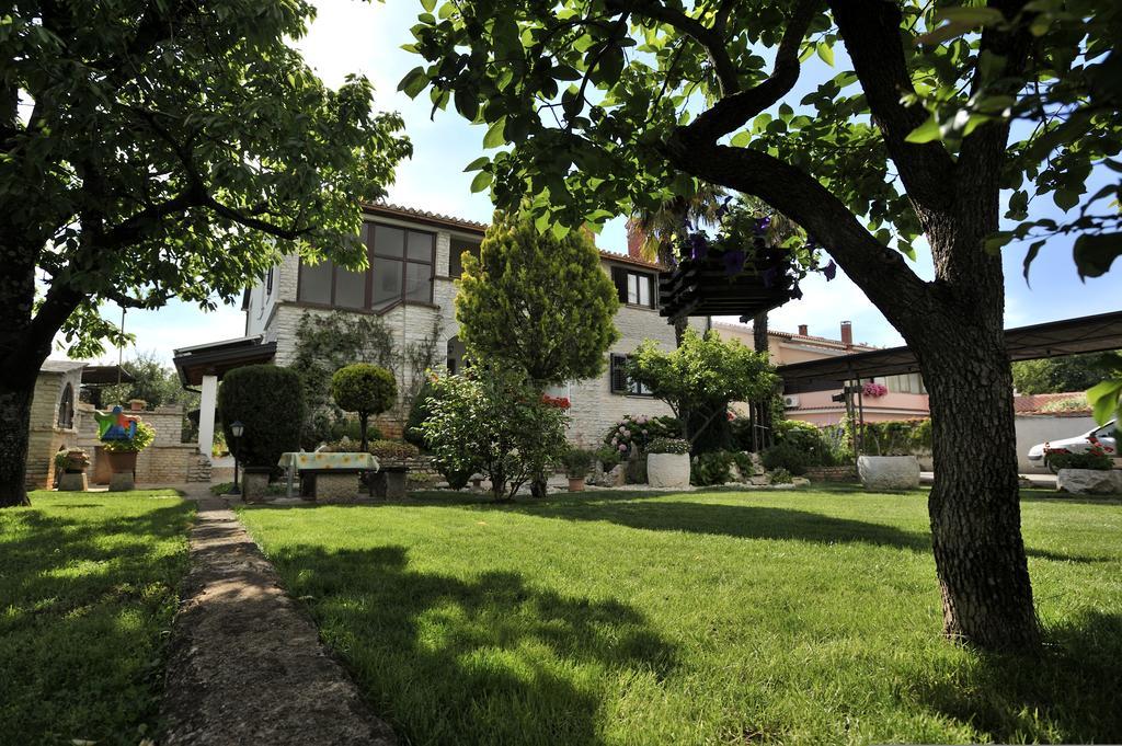 Apartmani Villa Otilija 포레치 외부 사진