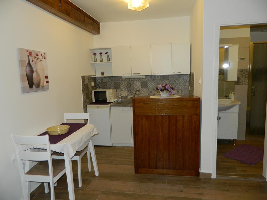 Apartmani Villa Otilija 포레치 외부 사진