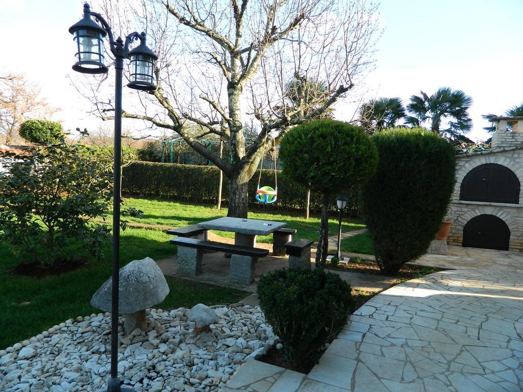 Apartmani Villa Otilija 포레치 외부 사진
