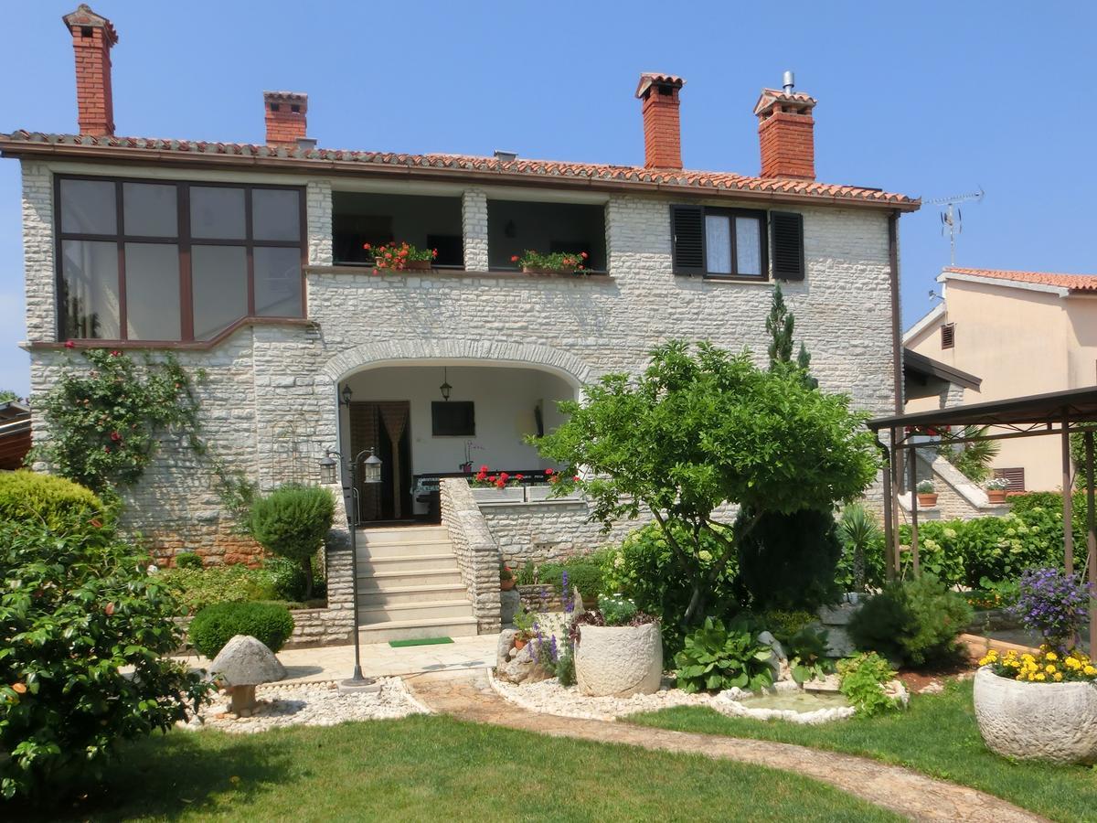 Apartmani Villa Otilija 포레치 외부 사진