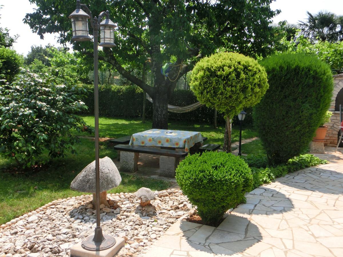 Apartmani Villa Otilija 포레치 외부 사진
