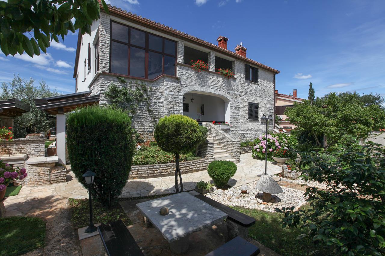 Apartmani Villa Otilija 포레치 외부 사진
